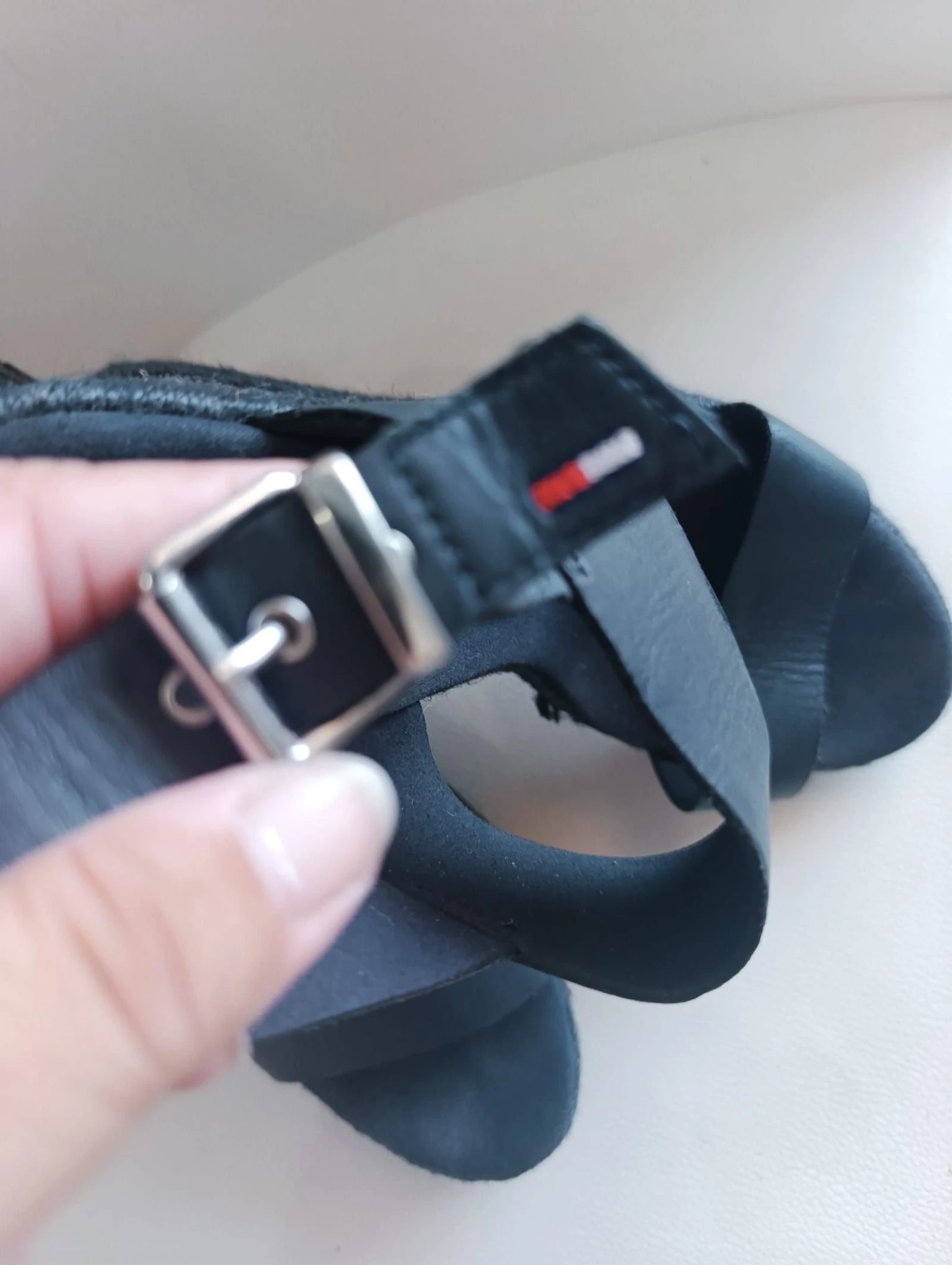 Sandales Tommy Hilfiger en cuir neuves taille 37 – photo 9